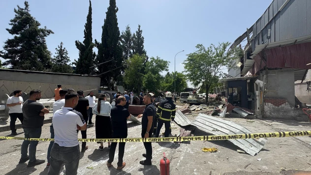 Fabrikanın buhar kazanı bomba gibi patladı! 7 işçi yaralandı
