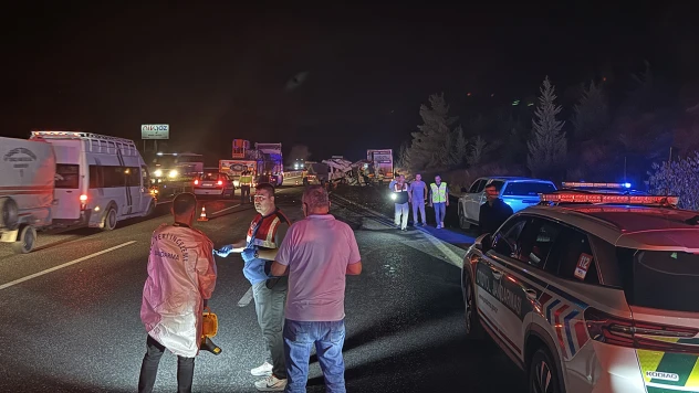 Feci kazada 3 tarım işçisi öldü, 16 yaralı var