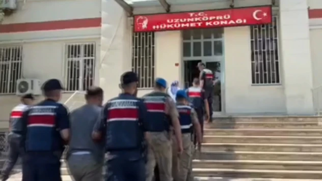 FETÖ'ye yönelik operasyonlarda yakalanan 40 şüpheli tutuklandı