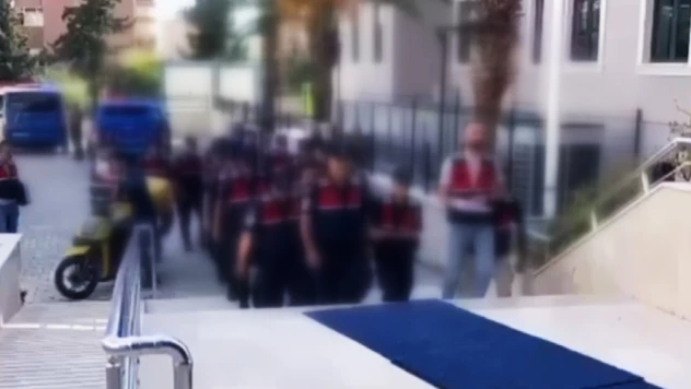 Fuhuş operasyonunda yakalanan 6 zanlıdan 3'ü tutuklandı