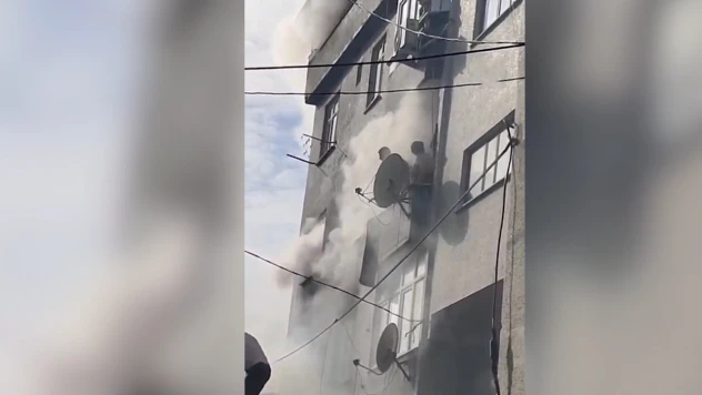 Gaziosmanpaşa'da 4 katlı binada yangın