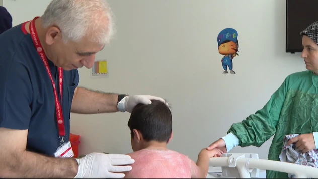 Güneşte 4 saat kalan çocuk, ikinci derece yanıkla hastanelik oldu