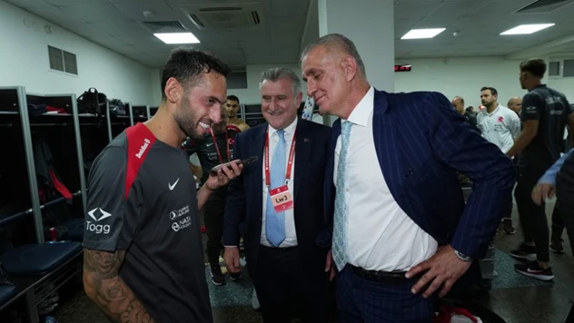 Gurur duyuyoruz, milli futbolcularımızın yolları açık olsun