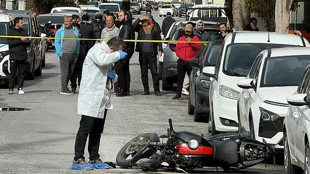 Hafif ticari araçla çarpışan motosikletin sürücüsü öldü