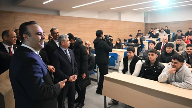 Hendek Meslek Yüksek Okulu yeni hizmet binası açıldı