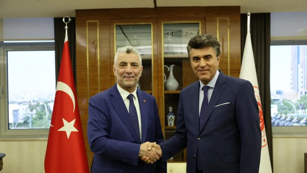 İki bakan arasında ikili görüşme