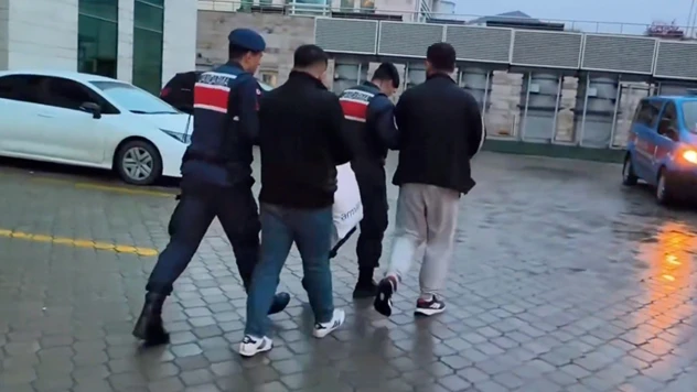 İki haftada düzenlenen uyuşturucu operasyonlarında 424 şüpheli yakalandı