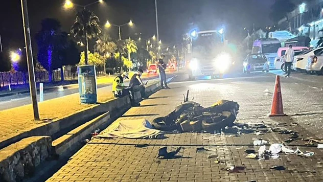 İki motosiklet çarpıştı, 2 kişi öldü