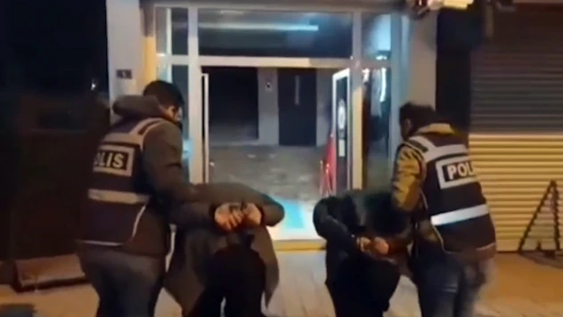 İş yerinden hırsızlık yapan 2 zanlı tutuklandı