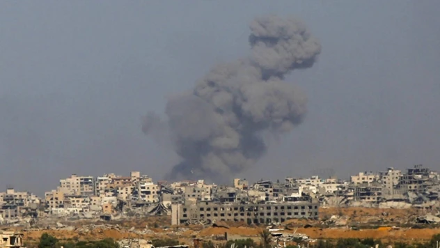 İsrail, Han Yunus'ta çok sayıda binayı havaya uçurdu