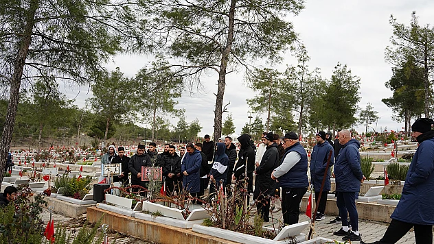 İstiklalspor Kulübü, depremde hayatını kaybeden arkadaşlarını unutmadı