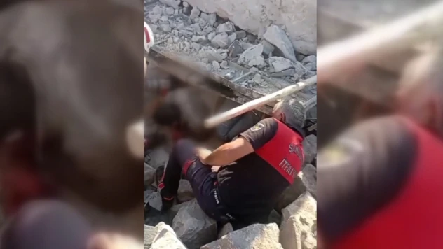 İstinat duvarı çöktü, 4 kişi yaralandı