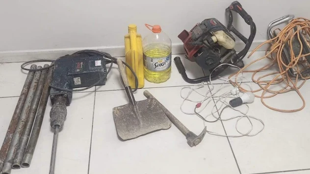 Kaçak kazı yapan 4 zanlıya suçüstü