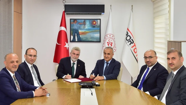 Kahramanmaraş'a 4 yeni spor salonu için imzalar atıldı