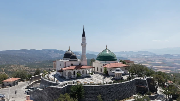 Kahramanmaraş depremlerinde hasar alan Hz. Ukkaşe Türbesi yeniden ziyarete açıldı
