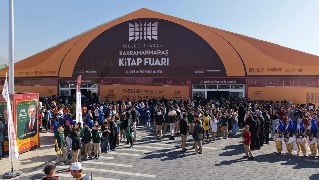 Kahramanmaraş Kitap Fuarı, ilk gününde ziyaretçi rekoru kırdı
