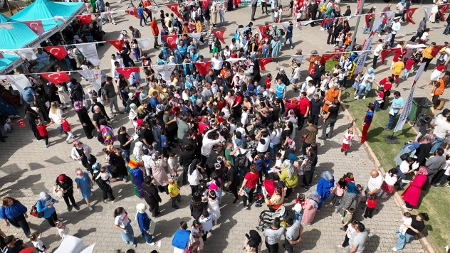 Kahramanmaraş'ta 23 Nisan coşkusu renkli görüntülere sahne oldu