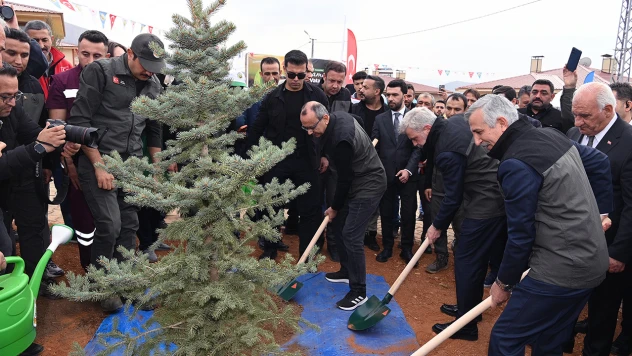 Kahramanmaraş'ta 90 bin fidan toprakla buluştu