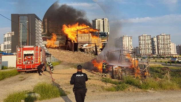 Kahramanmaraş'ta ahşap yapı yangında kül oldu