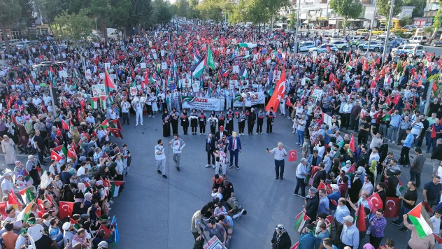 Kahramanmaraş'ta binler sokağa indi