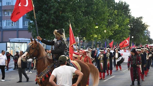 Kahramanmaraş'ta binlerce kişi kortej yürüyüşünde buluştu