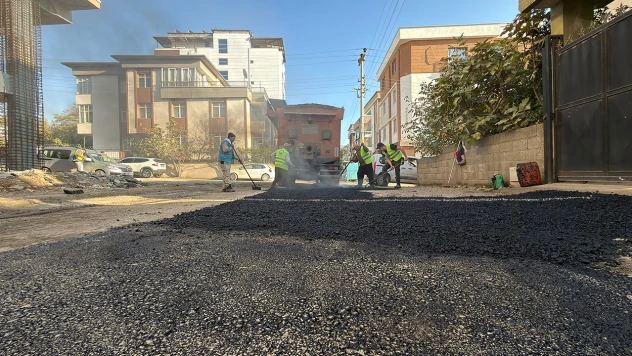 Kahramanmaraş'ta eş zamanlı üstyapı onarım ve yenileme çalışmaları devam ediyor