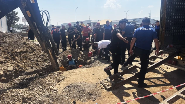 Kahramanmaraş'ta iş makinesi operatörü göçük altında kaldı