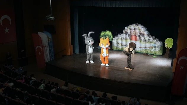 Kahramanmaraş'ta perde çocuklar için aralandı