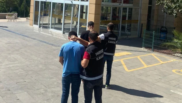 Kahramanmaraş'ta uyuşturucu madde ve silah ele geçirildi