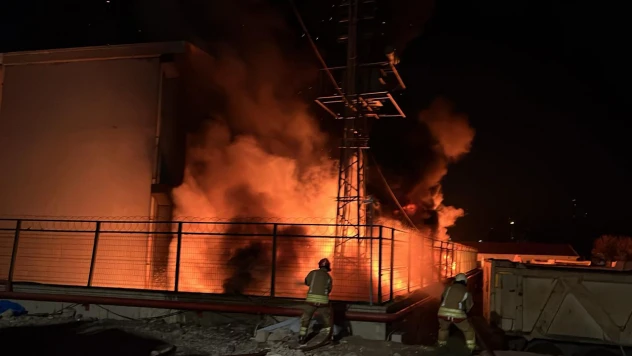 Kahramanmaraş'ta valiz üretim fabrikasında yangın