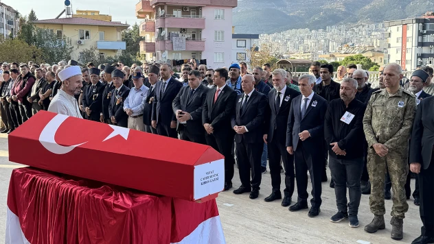 Kahramanmaraş'ta vefat eden Kıbrıs gazisi son yolculuğuna uğurlandı