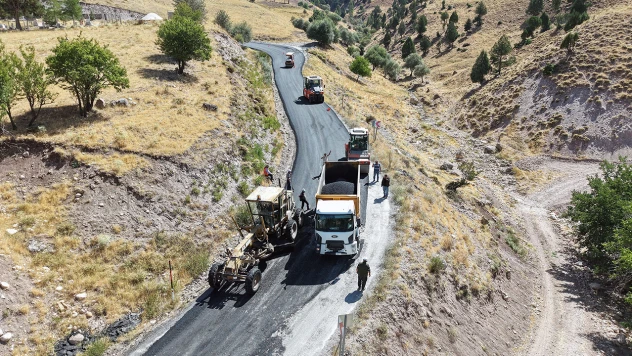 Kahramanmaraş'ta yeni yollar açılıyor, ulaşım ağı güçleniyor