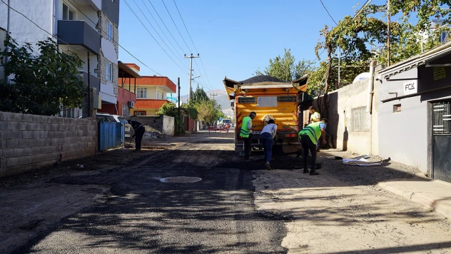 Kahramanmaraş'ta yol konforu için asfalt mesaisi etap etap sürüyor