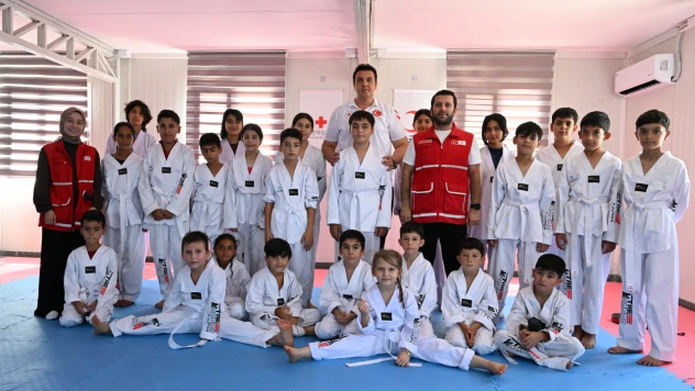 Kahramanmaraşlı depremzede çocuklar tekvandoyla rehabilite oluyor