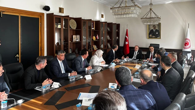 Kahramanmaraşlı iş insanları Ankara'ya çıkarma yaptı