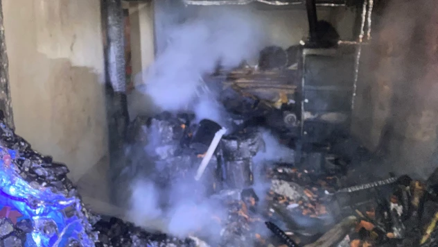 Kalorifer kazanının patlaması sonucu evde yangın çıktı