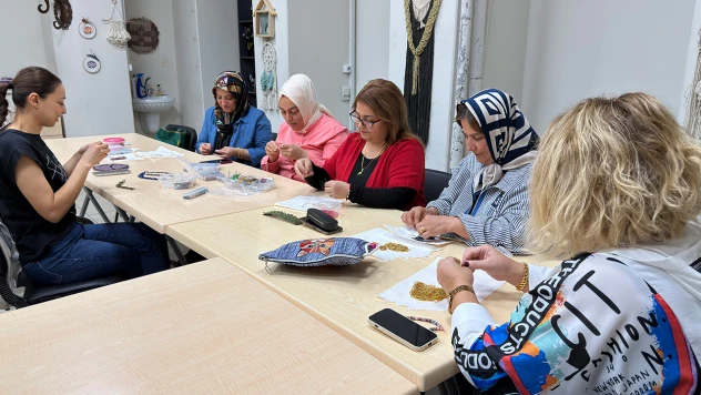 KAMEK'in takı tasarım kursunda hobiler mesleğe dönüşüyor