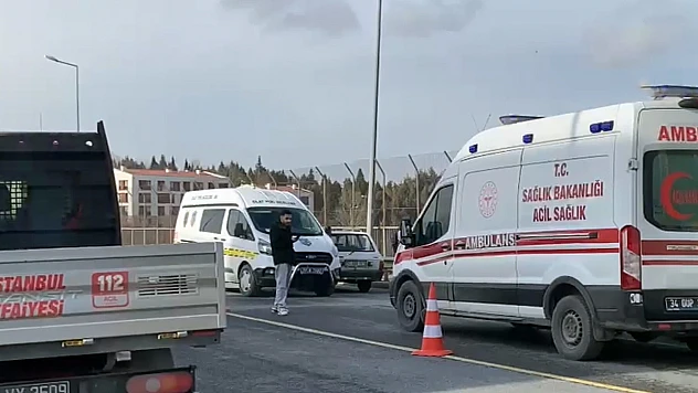 Kamyon kabinin altında kalan sürücüsü öldü