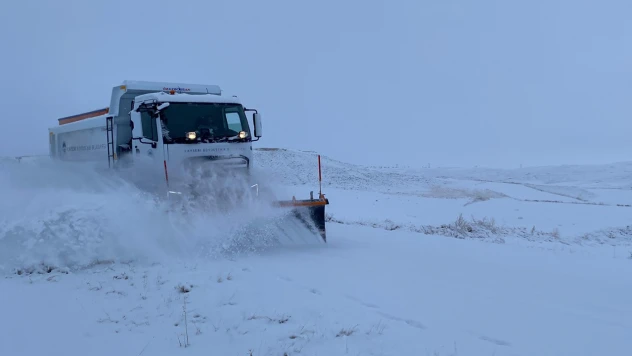 Kar ve tipi nedeniyle birçok yollar kapandı