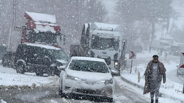 Kar yağışı nedeniyle ağır tonajlı araçların geçişine izin verilmiyor