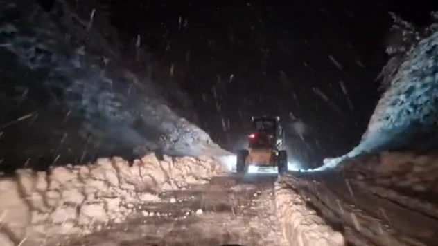 Kar yağışı yaşamı felç etti! 7 ilde onlarca köye ulaşım sağlanamıyor