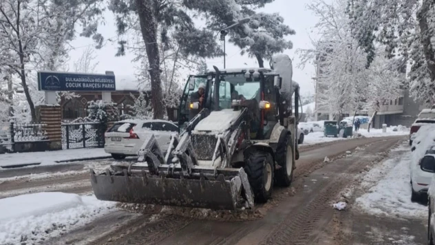 KASKİ'den 53 araçla karla mücadeleye destek