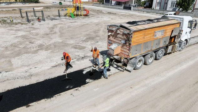 KASKİ, Elbistan'da da asfalt mesaisini sürdürüyor
