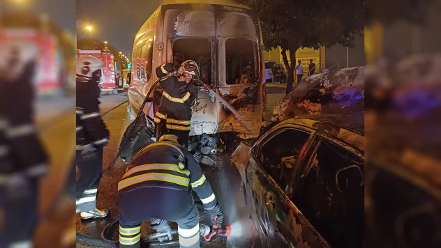 Kazaya karışan araçlar alev alev yandı