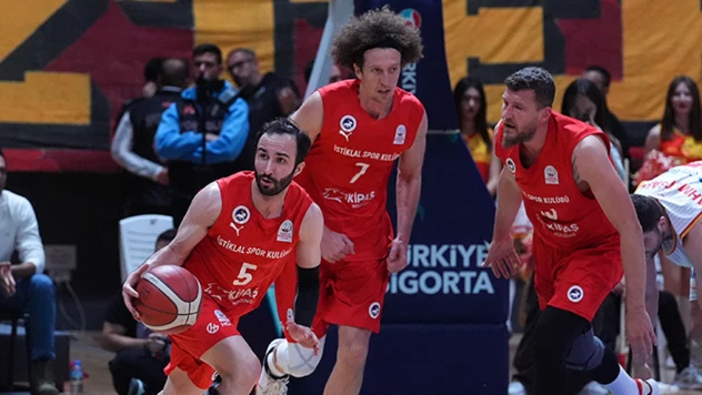 Kipaş İstiklal Basketbol'dan evinde üçte üçlük seri