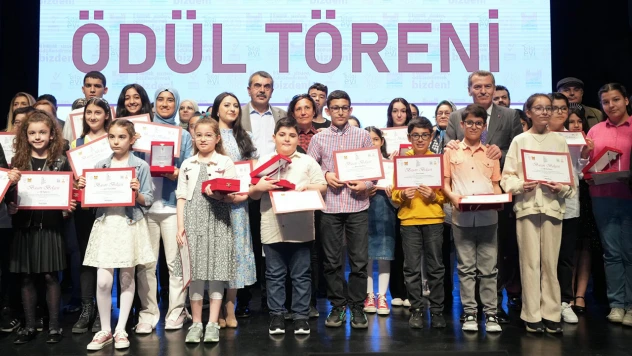 Kitap okuma yarışmasının kazananları ödüllendirildi