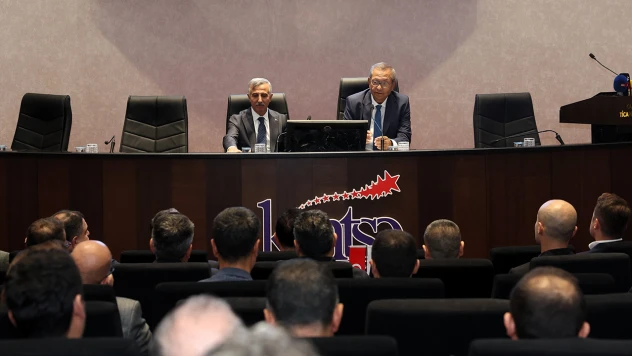 KMTSO, yenilenen hizmet binasında ilk meclis toplantısını yaptı