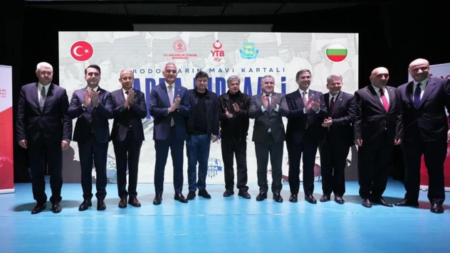 Külliyesi olan tek camii ibadete açıldı