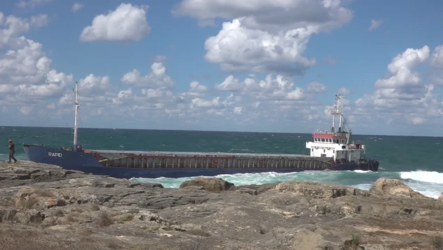 Kuru yük gemisi karaya oturdu