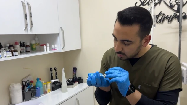 Kuşlara duyduğu sevgiyle kuş hekimi oldu